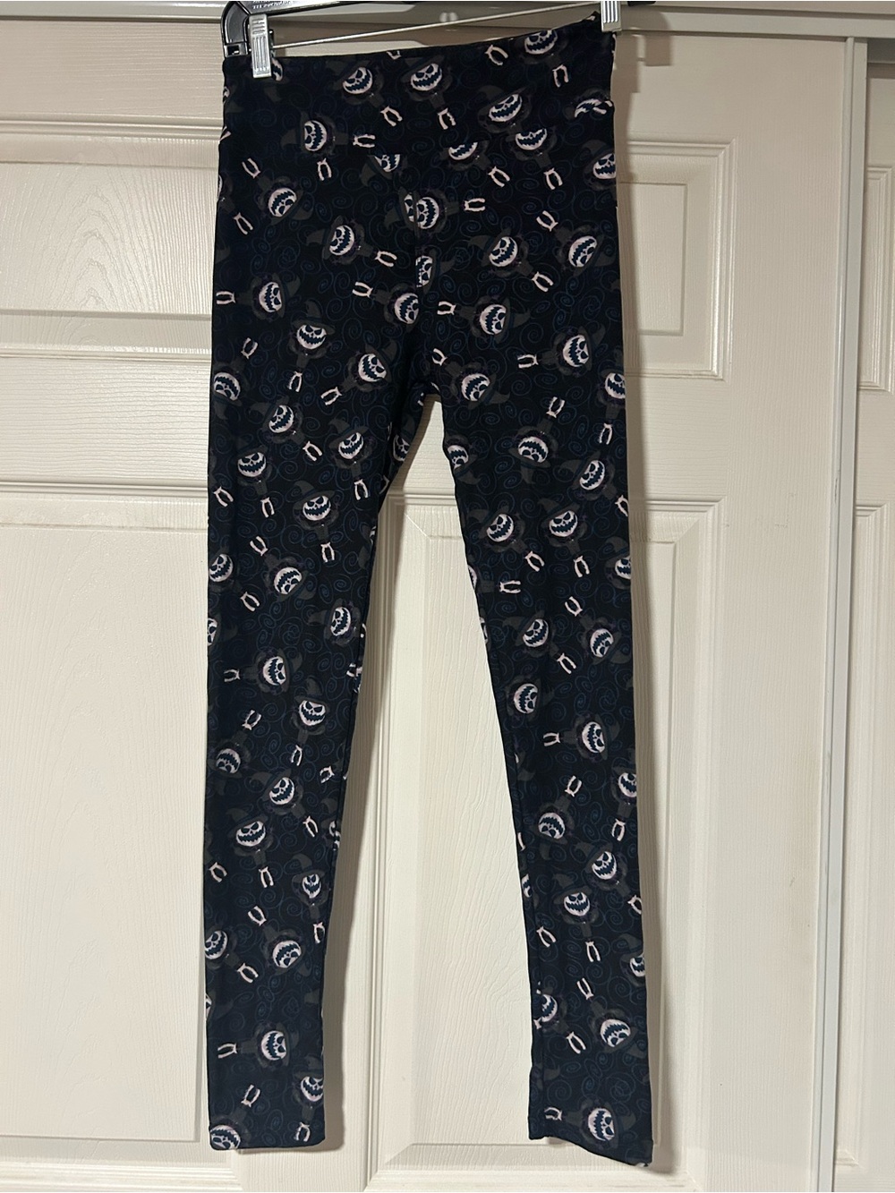 LuLaRoe One Size OS Women’s Halloween Jack O Lantern Scarecrow leggings.  GUC!